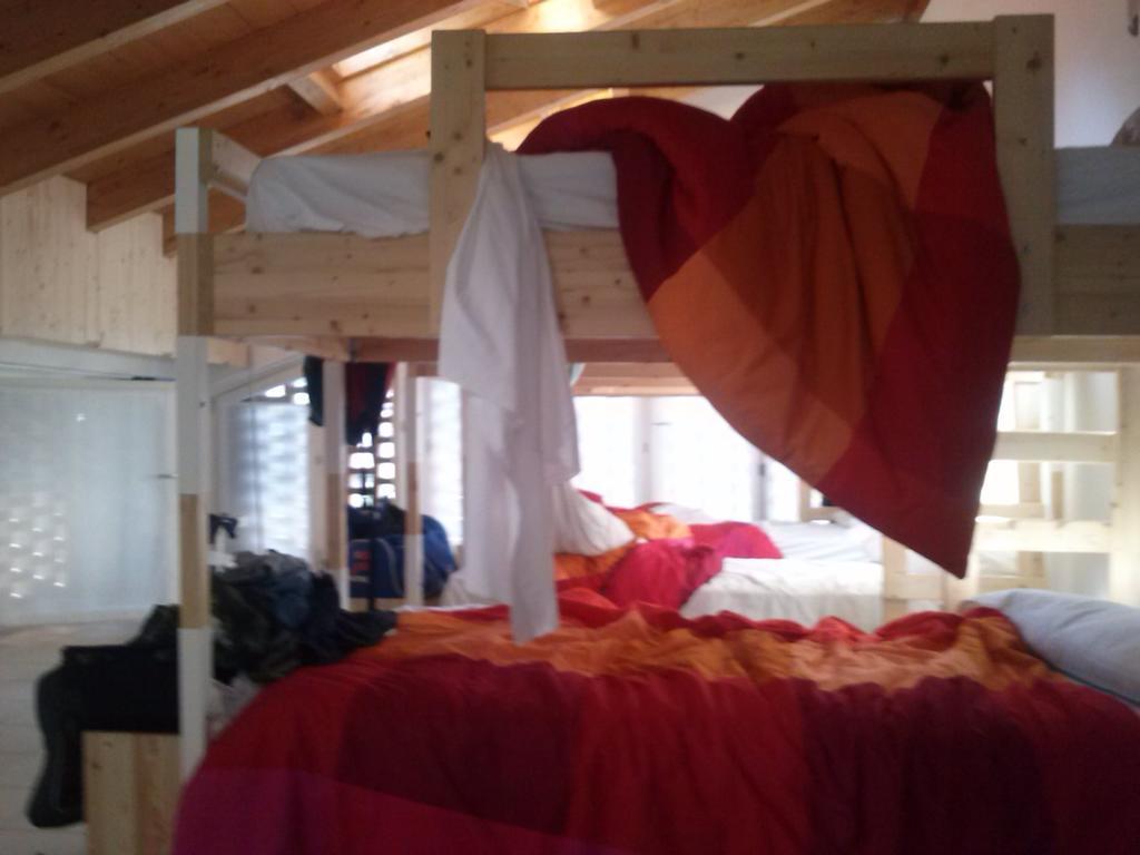 Ostello Casa Rossa ラヴェーノ・モンベッロ 部屋 写真