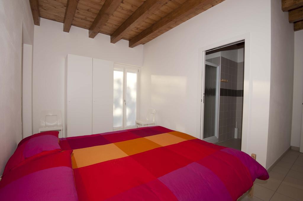 Ostello Casa Rossa ラヴェーノ・モンベッロ 部屋 写真